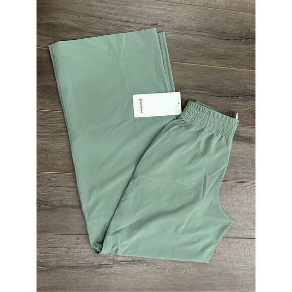 Lululemon Swift Mid-Rise Wide-Leg Pant - Picture 2 of 5